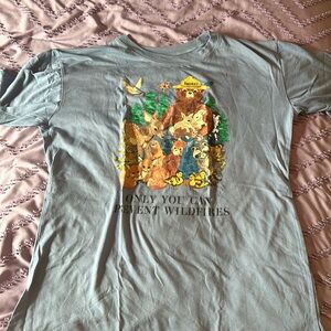 Smokey the bear t-shirt. Smokey the bear brand, Size small